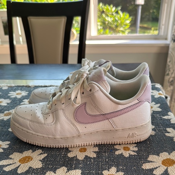 Nike Air Force 1 White and Light Purple Shoes - Picture 1 of 6